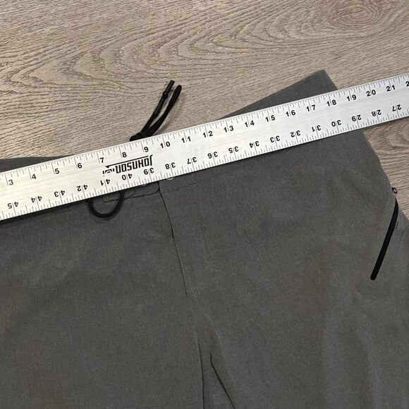 Lululemon Board Shorts Mens 36 Gray Swim Trunks Drawstring Zip Pocket Quick Dry - Picture 5 of 9